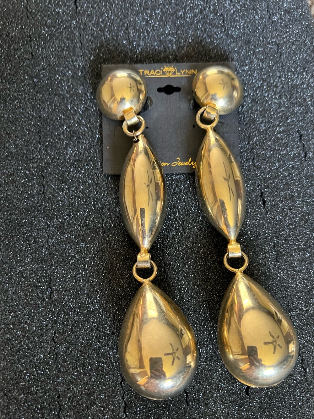 Traci Lynn Large Triple Play Dangle Earrings